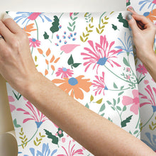 Load image into Gallery viewer, Bella Garden Peel + Stick Wallpaper