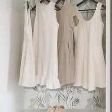 Load image into Gallery viewer, Nouveaux Wisteria Peel + Stick Wallpaper