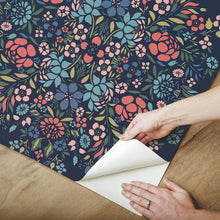Load image into Gallery viewer, Medallion Floral Peel + Stick Wallpaper