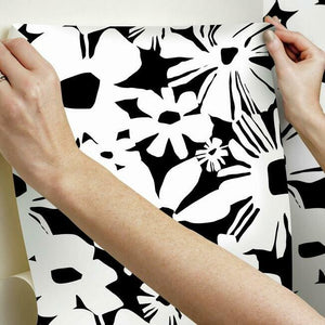 Jane Dixon Daisy Chain Peel + Stick Wallpaper